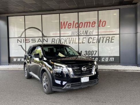 Certified 2025 Nissan Pathfinder S AWD/4WD image 1