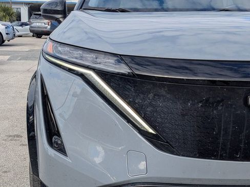 Used 2023 Nissan Ariya AWD image 9