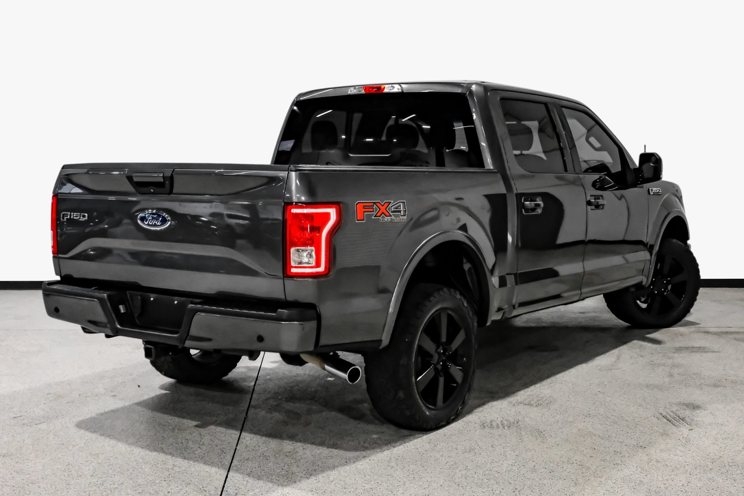 Used 2017 Ford F150 XLT w/ Equipment Group 302A Luxury AWD/4WD image 6