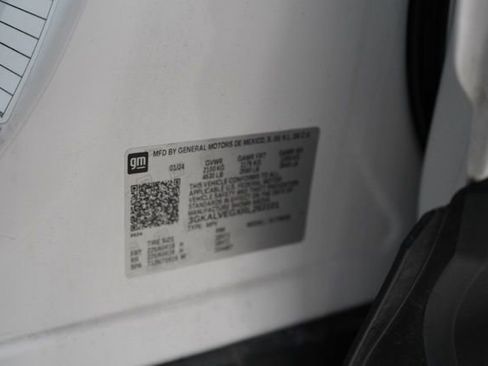 Used 2024 GMC Terrain SLT image 41