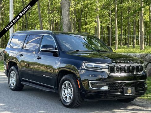 Used 2024 Jeep Wagoneer 4WD image 1