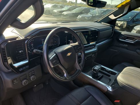 Used 2023 Chevrolet Silverado 1500 High Country w/ Technology Package image 18