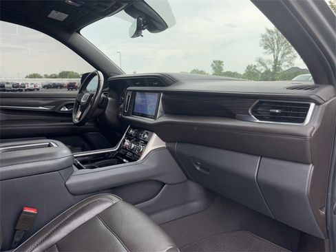 Used 2021 GMC Yukon XL Denali w/ Denali Premium Package image 15