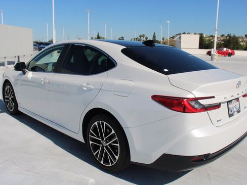 Certified 2025 Toyota Camry XLE w/ Premium Package FWD image 5