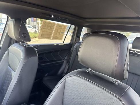 Used 2023 Volkswagen Tiguan SE R-Line image 21