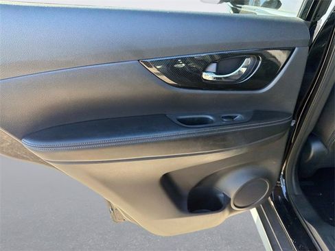 Used 2019 Nissan Rogue SL image 13