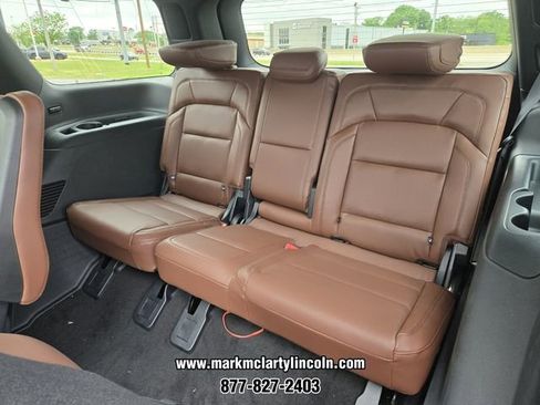 New 2026 Lincoln Navigator Reserve AWD/4WD image 8