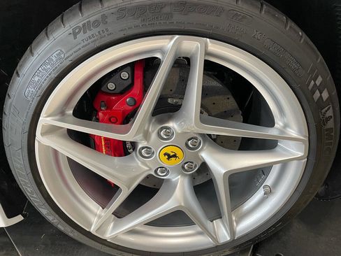 Used 2022 Ferrari F8 Tributo image 30