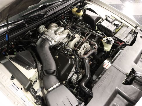 Used 1998 Lincoln Mark VIII image 40