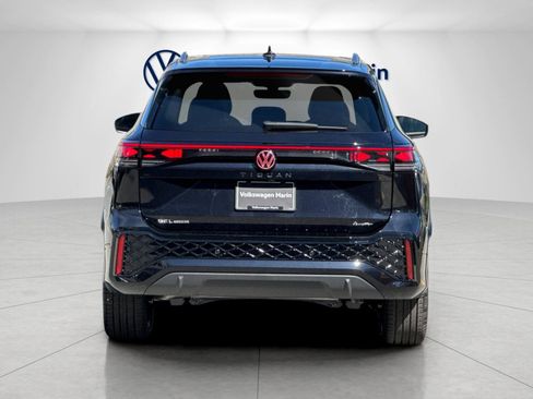 New 2026 Volkswagen Tiguan SEL R-Line AWD/4WD image 4