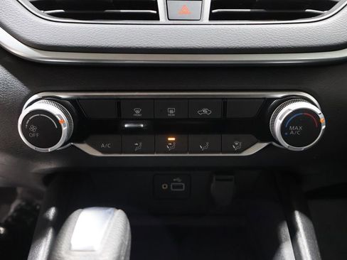 Used 2024 Nissan Altima 2.5 S image 30