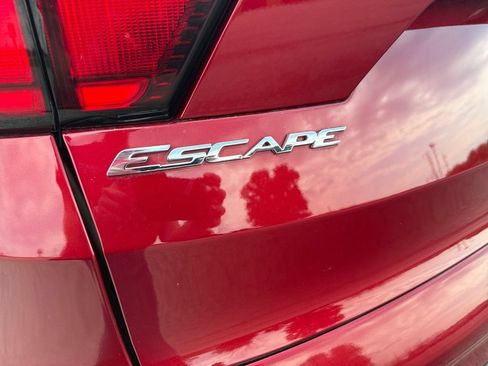 Used 2019 Ford Escape SE FWD image 43