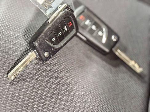 Certified 2024 Toyota Corolla LE FWD image 31