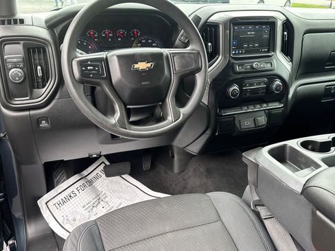 Used 2019 Chevrolet Silverado 1500 Custom w/ Custom Value Package RWD image 9