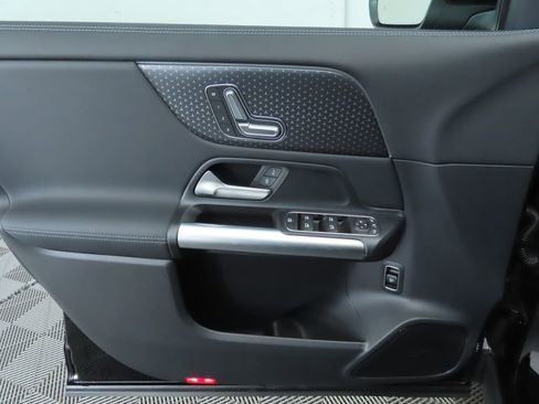 Certified 2025 Mercedes-Benz GLA 250 image 26