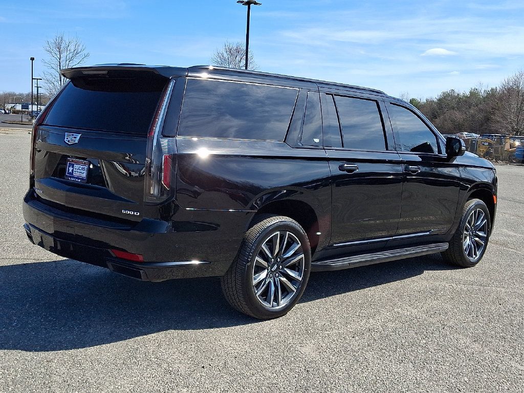 Used 2023 Cadillac Escalade ESV Sport AWD/4WD image 12
