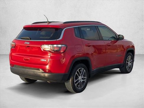 Used 2019 Jeep Compass Latitude FWD image 5