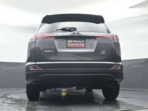 Used 2018 Toyota RAV4 LE w/ All Weather Liner Package AWD/4WD image 28