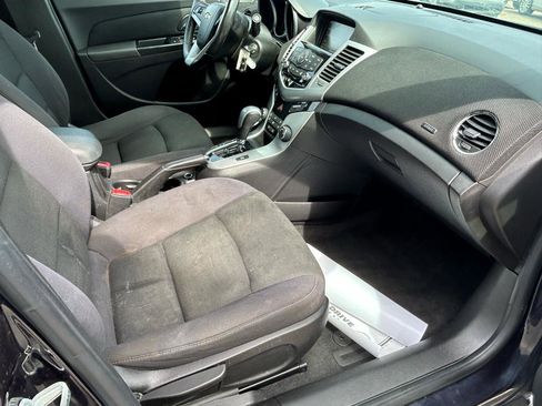 Used 2014 Chevrolet Cruze LT FWD image 12