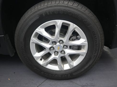 Used 2021 Chevrolet Traverse LS FWD image 10