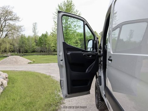 Used 2023 Mercedes-Benz Sprinter 2500 image 42