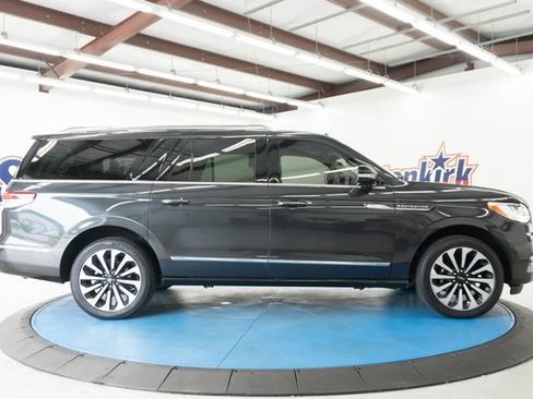 Used 2023 Lincoln Navigator L Reserve AWD/4WD image 27