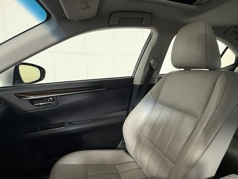 Used 2016 Lexus ES 350 w/ Luxury Package w/Wood Trim FWD image 19