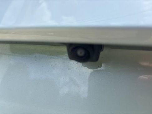 New 2025 Mitsubishi Outlander SE image 29