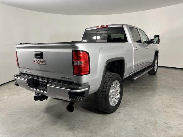 Used 2018 GMC Sierra 2500 Denali w/ Duramax Plus Package AWD/4WD image 8