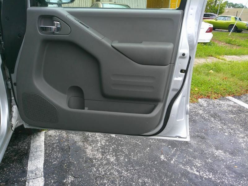 Used 2015 Nissan Frontier SV w/ SV Value Truck Package RWD image 26