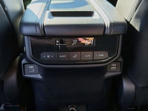 Used 2025 Toyota Grand Highlander AWD image 23