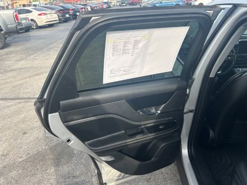 Used 2020 Lincoln Corsair AWD w/ Premium Package image 13