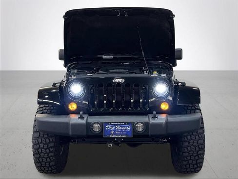 Used 2018 Jeep Wrangler Unlimited Rubicon w/ Cold Weather Group AWD/4WD image 5
