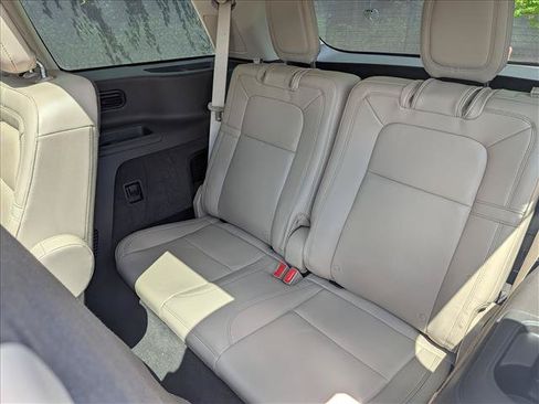 Used 2023 Lincoln Aviator Reserve w/ Equipment Group 201A AWD/4WD image 29