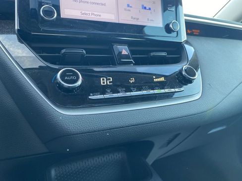 Used 2020 Toyota Corolla LE image 11