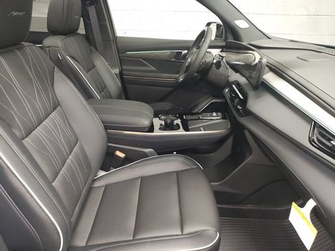 New 2026 Buick Enclave Avenir w/ Super Cruise Package FWD image 7