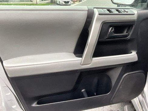 Used 2011 Toyota 4Runner SR5 w/ Premium Pkg w/Leather RWD image 26