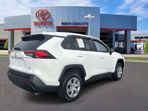 Used 2022 Toyota RAV4 LE image 7