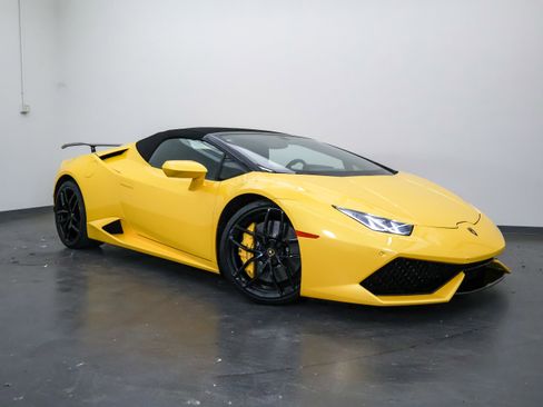 Used 2017 Lamborghini Huracan LP 610-4 AWD/4WD image 2