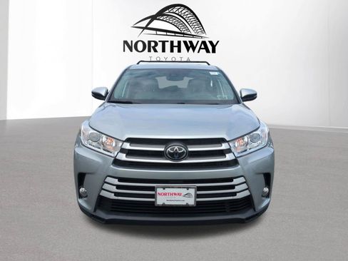 Used 2019 Toyota Highlander Plus w/ Protection Package #3 AWD/4WD image 8