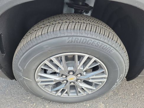 New 2025 Chevrolet Traverse LT w/ Driver Confidence Package FWD image 15