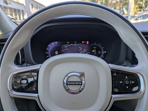 Certified 2025 Volvo XC60 T8 Core w/ Protection Package Premier image 34