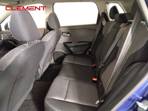 Used 2023 Nissan Rogue SV FWD image 25