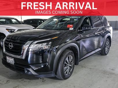Used 2022 Nissan Pathfinder SV w/ SV Premium Package