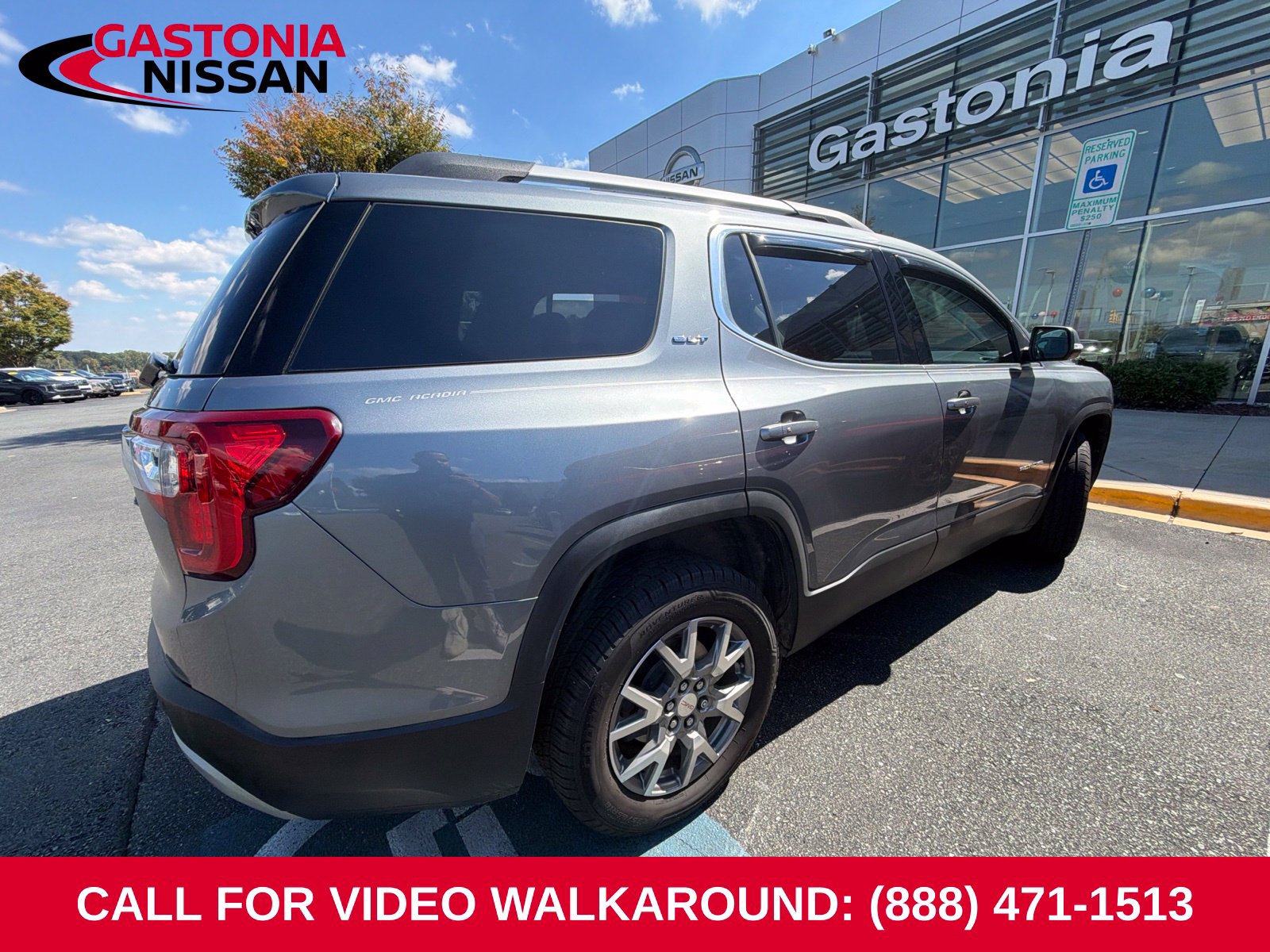 Used 2021 GMC Acadia SLT FWD image 11