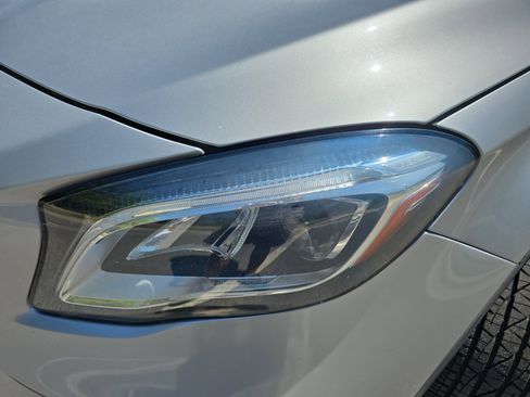Used 2018 Mercedes-Benz GLA 250 image 34