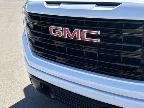 Used 2025 GMC Sierra 1500 Elevation image 30