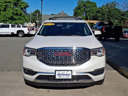 Used 2019 GMC Acadia Denali w/ Technology Package AWD/4WD image 2