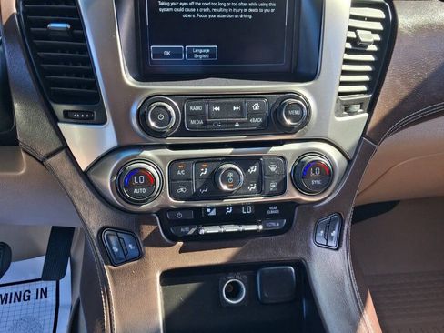 Used 2016 Chevrolet Suburban LT RWD image 13