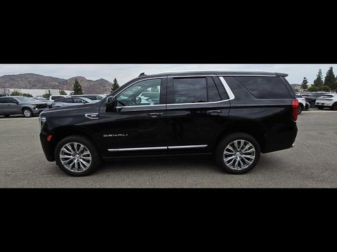 Used 2023 GMC Yukon Denali AWD/4WD image 7